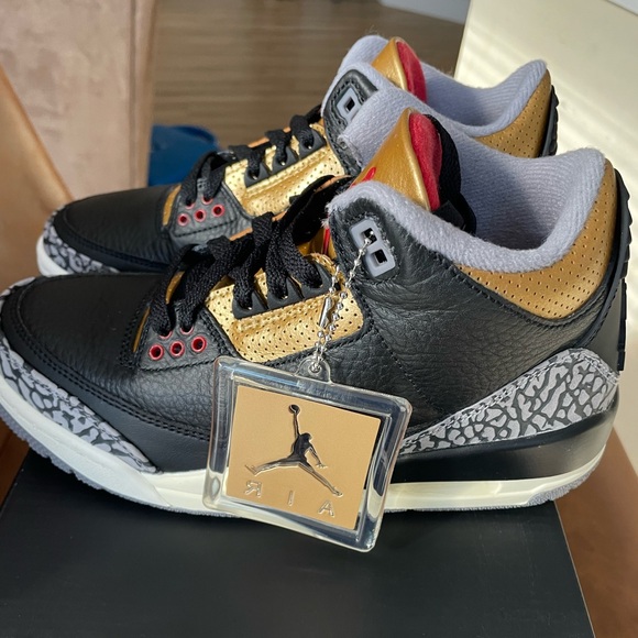 Jordan Shoes - Women’s Air Jordan Retro 3